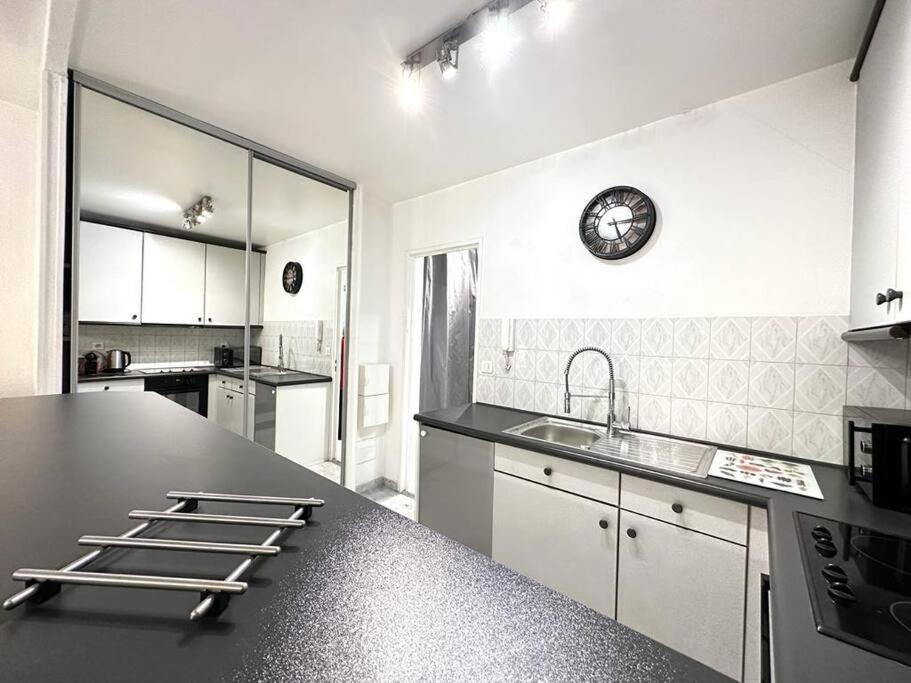 Beau Studio Centre Juan Les Pins A 300M Des Plages 昂蒂布 外观 照片